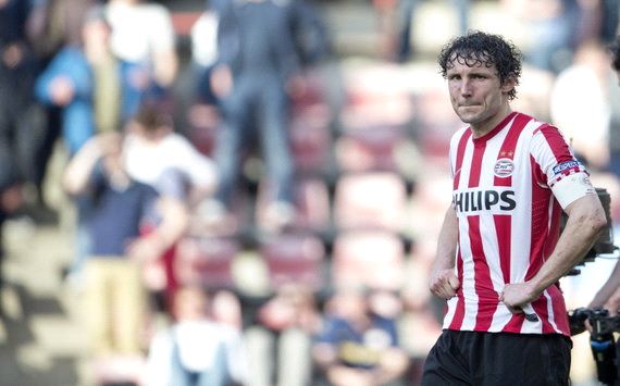 相抢球权 相抢球权